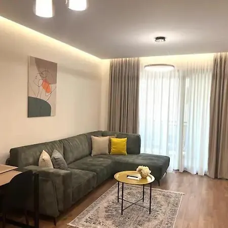 Lindi' 2 5 Apartment Tirana