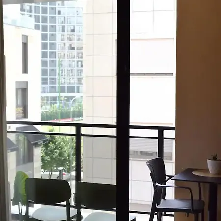 アパート Lindi' 2 5 ティラナ