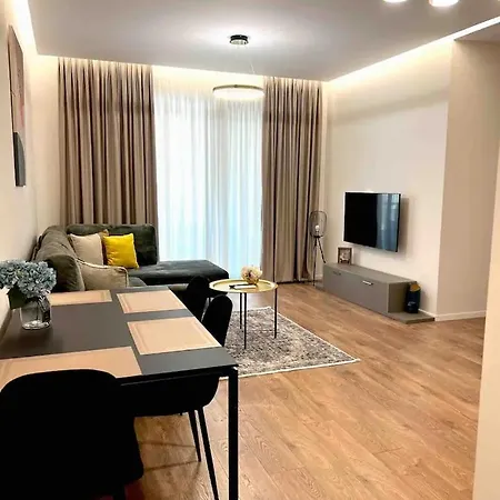 Lindi' 2 5 * Tirana